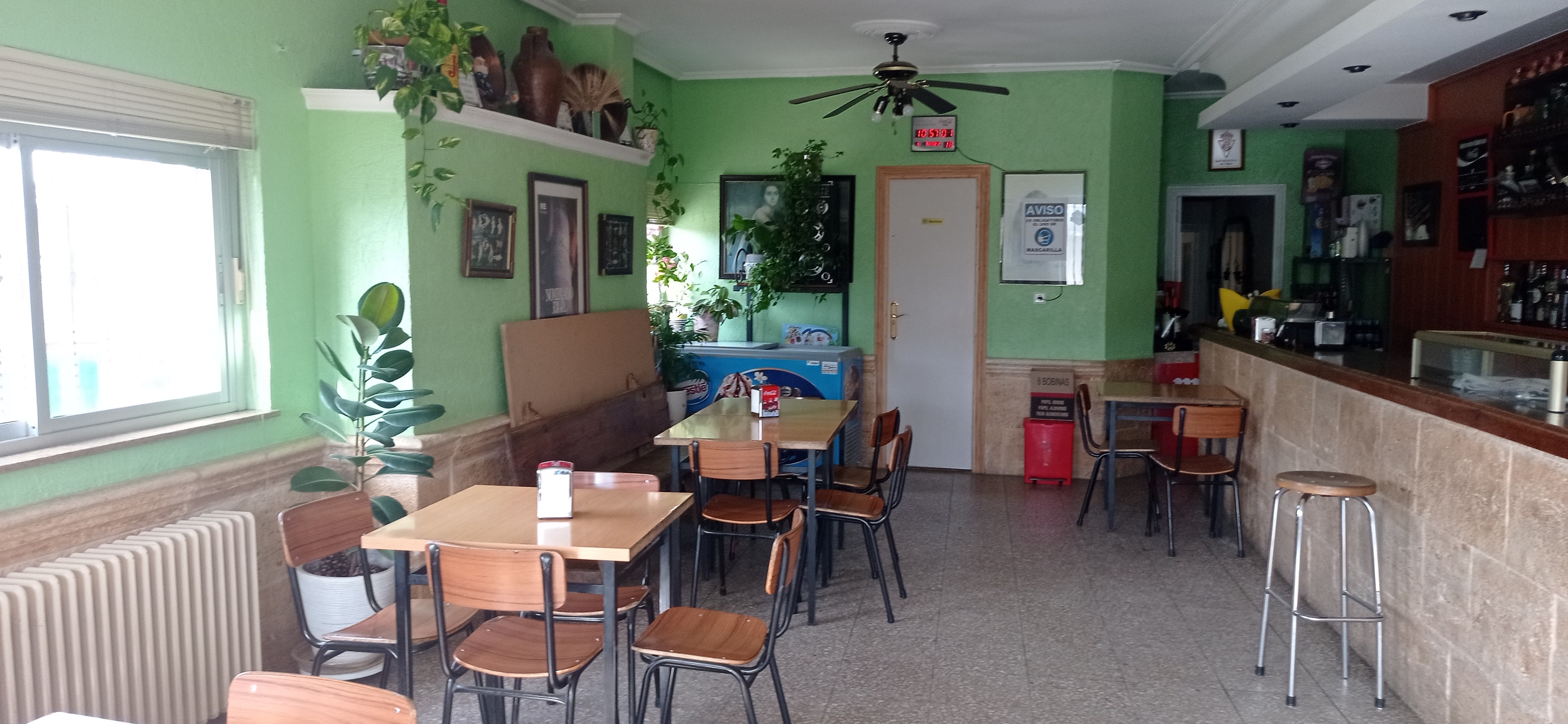 bar